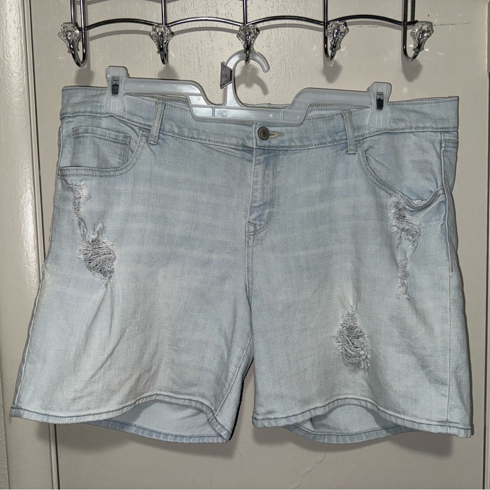 Size 16 women’s shorts